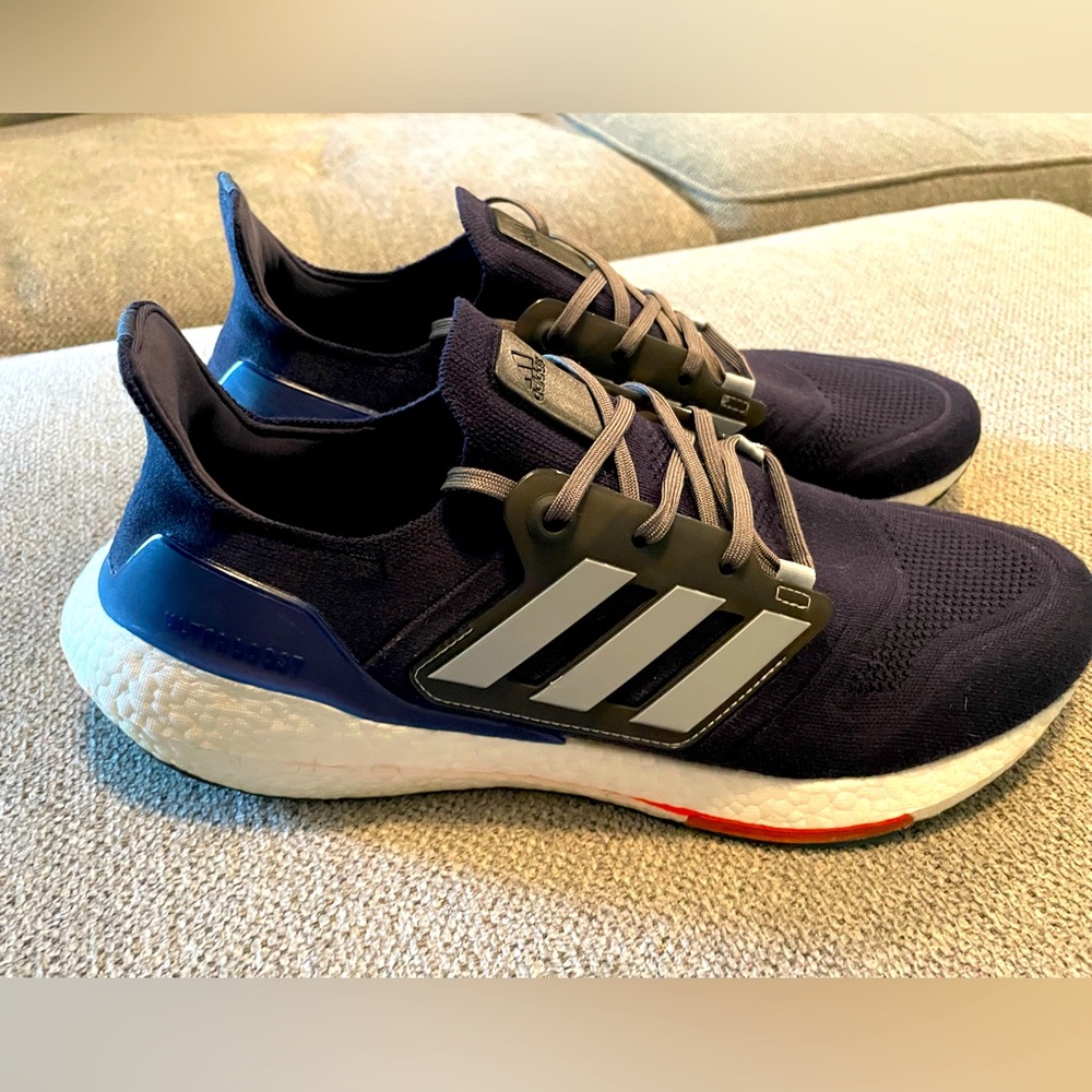 ADIDAS ULTRABOOST